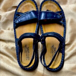 Naot Black Strappy Sandals Elegant Design